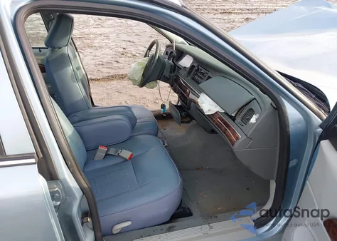 2004 Mercury Grand Marquis Gs z USA, uszkodzony, nr VIN 2MEFM74W84X665711